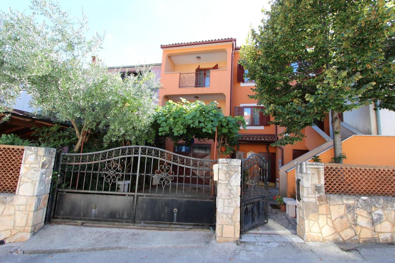 Apartments Grace روفينج المظهر الخارجي الصورة
